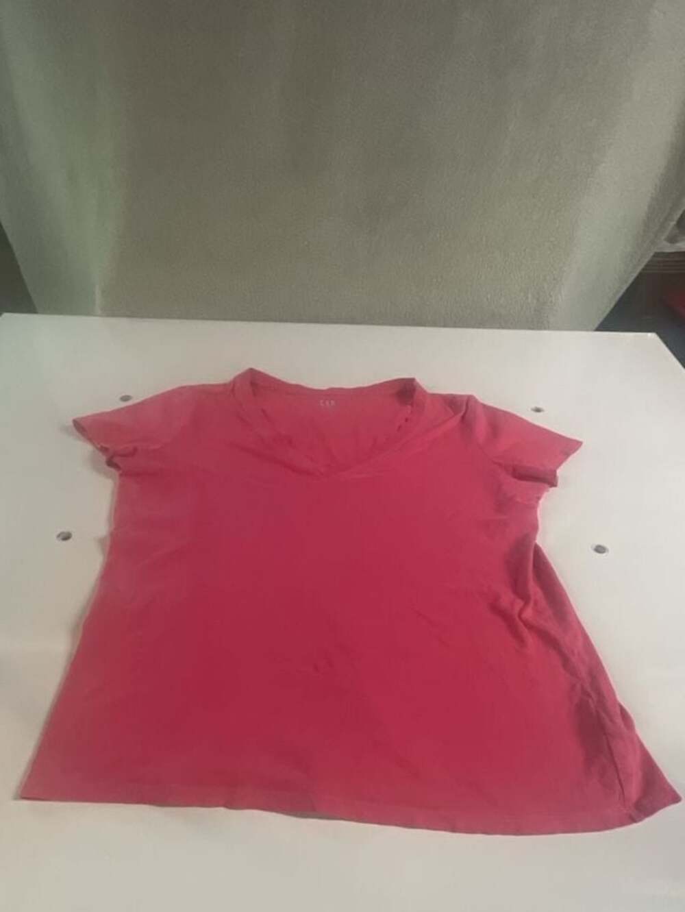 Gap Vintage Wash V-Neck T-Shirt Pink Size M